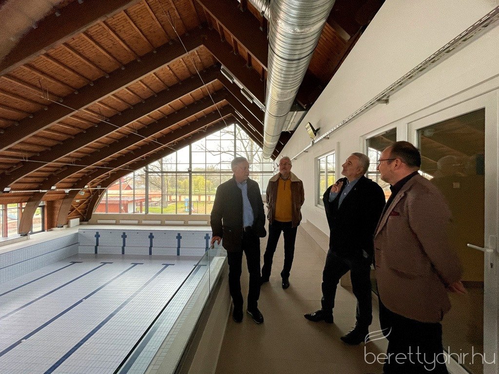 ne_elj_uveghazban 29